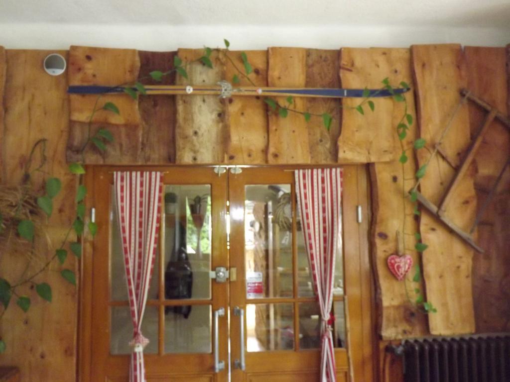 Bar Hotel Restaurant Le Margeriaz Les Deserts  Ngoại thất bức ảnh