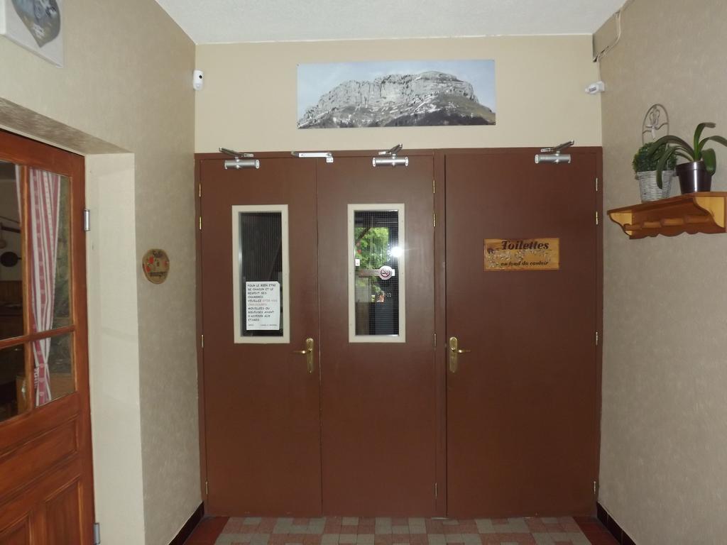 Bar Hotel Restaurant Le Margeriaz Les Deserts  Ngoại thất bức ảnh