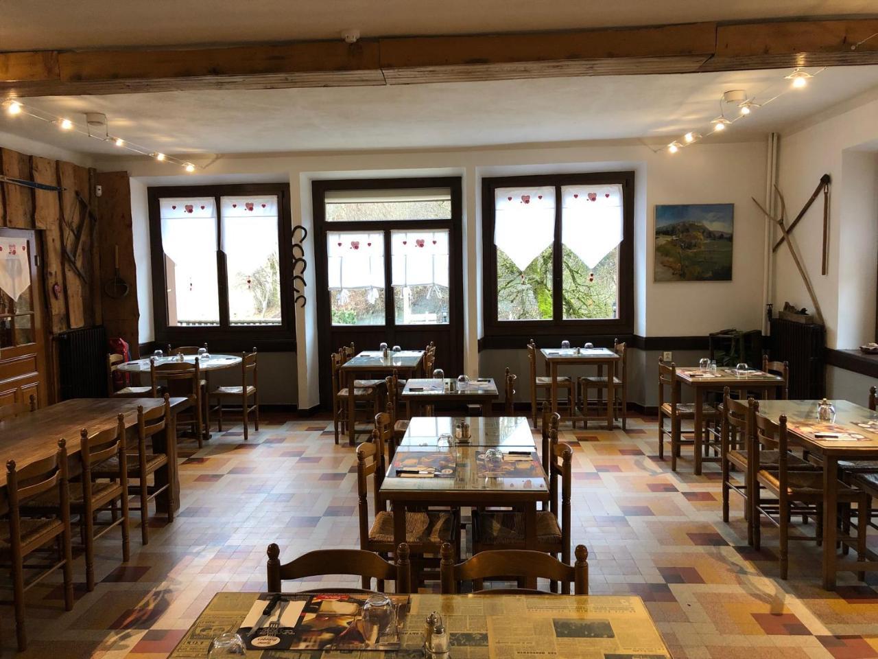 Bar Hotel Restaurant Le Margeriaz Les Deserts  Ngoại thất bức ảnh